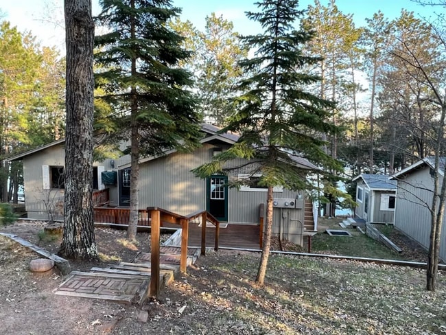 Building Photo - 15730 S Bond Leader Lake Rd