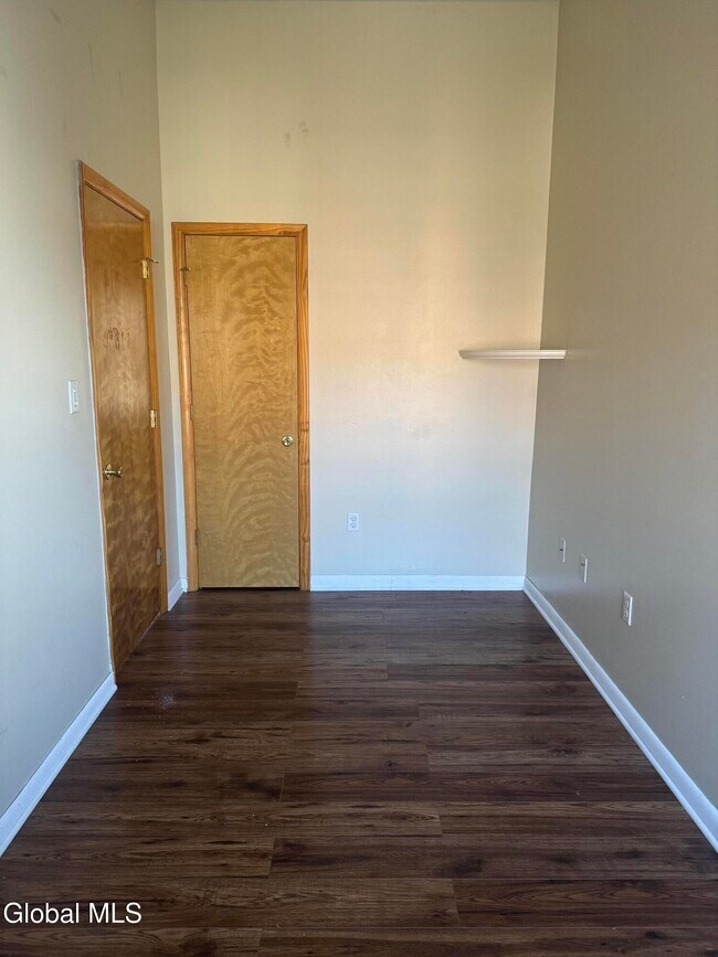 Building Photo - 610 23rd St