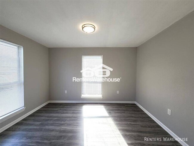 Building Photo - 6915 1/2 Avenue L-