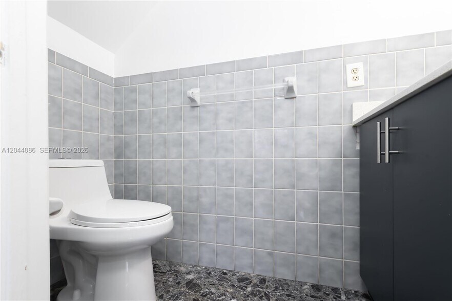 Building Photo - 9044 SW 148th Ct
