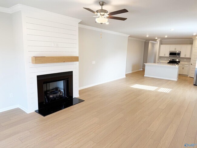 Building Photo - 217 Stockyard Cir