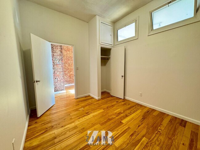 Building Photo - 1047 Bedford Ave