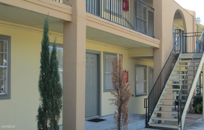 Building Photo - 1 br, 1 bath 4plex - 209 Victor St 208 Apt 13