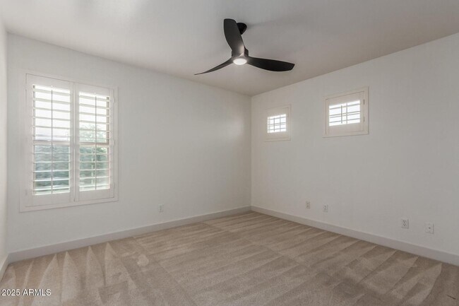 Building Photo - 3 bed, 2.5 bath Scottsdale home with POOL