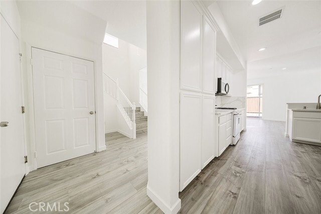 Building Photo - 8537 Thunderbird Dr