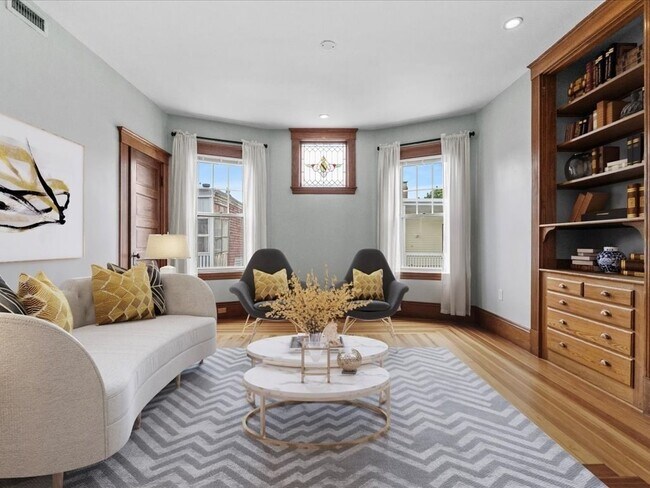 Primary Photo - 10 Ticknor St