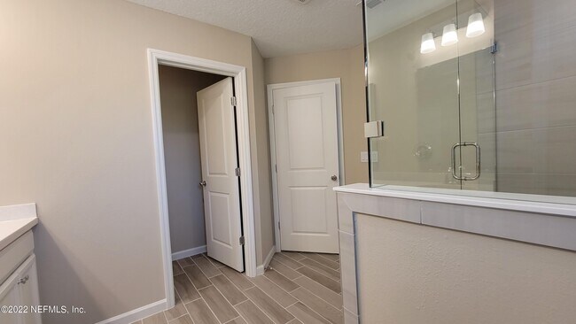 Building Photo - 12880 Josslyn Ln