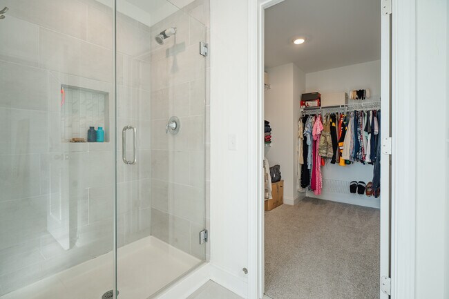 Building Photo - 63 Buckingham Dr