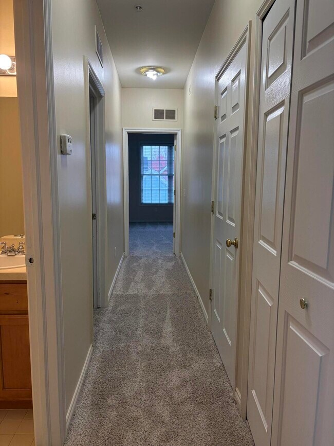 Building Photo - 534 Constitution St