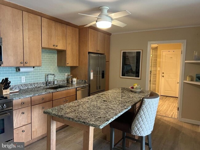 Building Photo - 2660 Greenbriar Ln