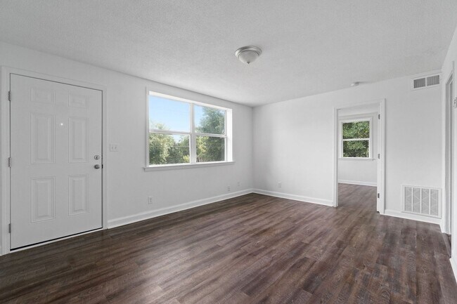 Building Photo - 706 Britton Springs Rd