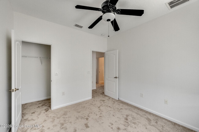 Building Photo - 733 Ventura Dr