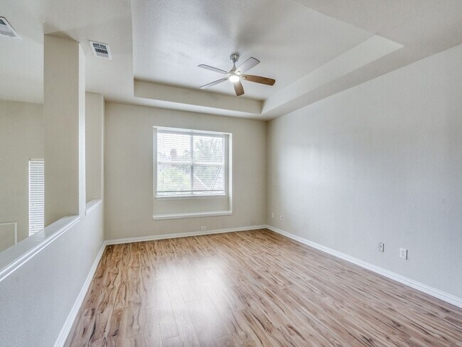 Building Photo - 4612 Old Pond Dr