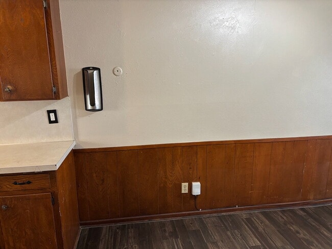 Building Photo - 2 bed/1.5 bath unit close to Hallmark Park and Hulen Mall