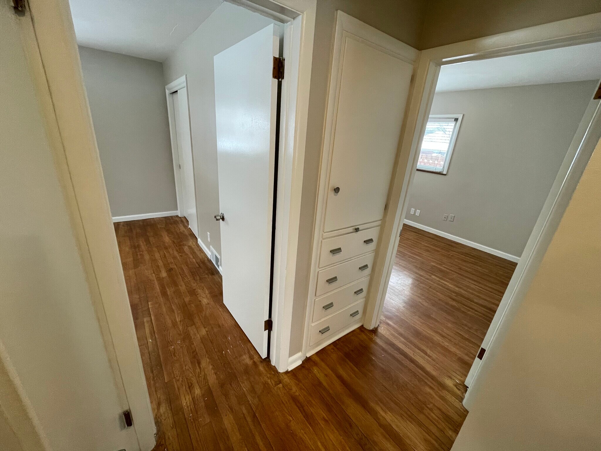 Building Photo - 2844 Chamberlain Rd