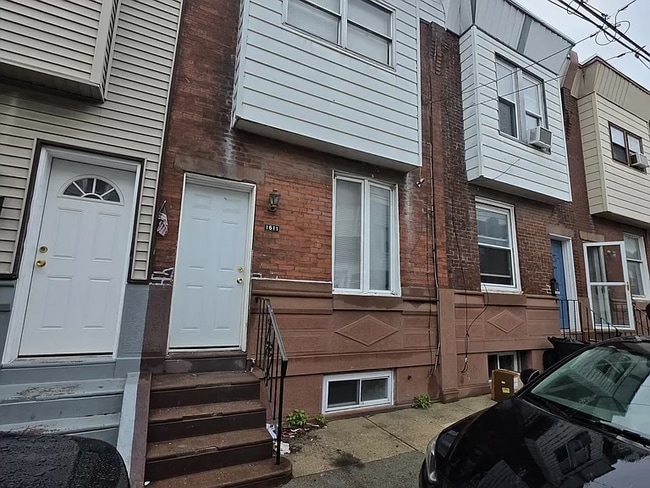 Primary Photo - 1611 S Etting St