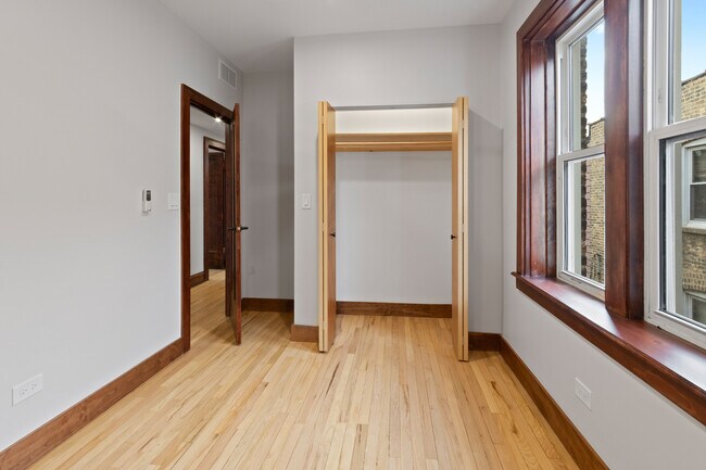 Building Photo - 4834 N Springfield Ave