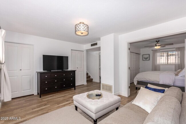 Building Photo - 8490 E Chaparral Rd