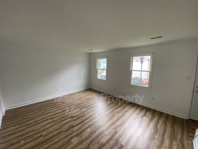 Building Photo - 5229 Magnolia Pl