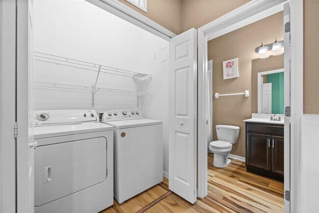 Building Photo - 7954 Moonstone Dr