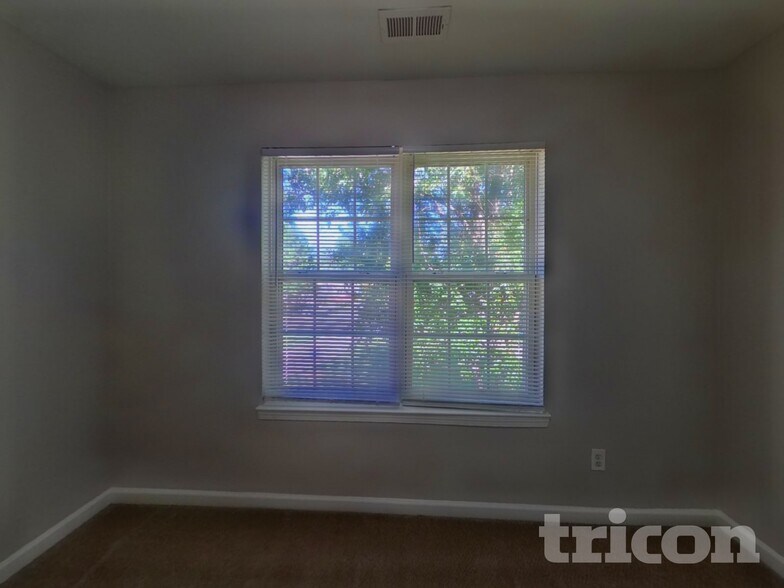 Building Photo - 9701 Pecota Ln