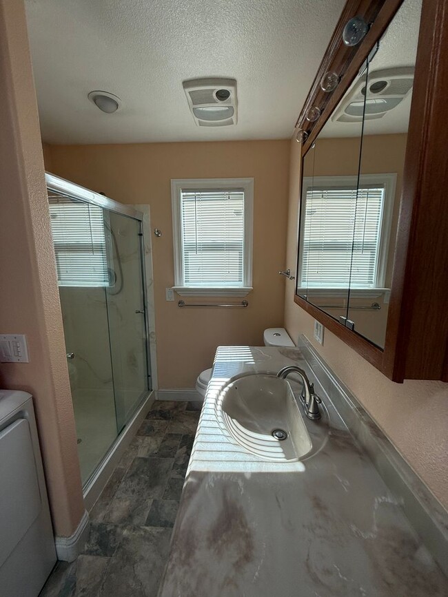 Building Photo - REDUCED RENTAL PRICE!!!