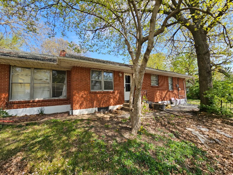 Building Photo - 112 Olympia Dr