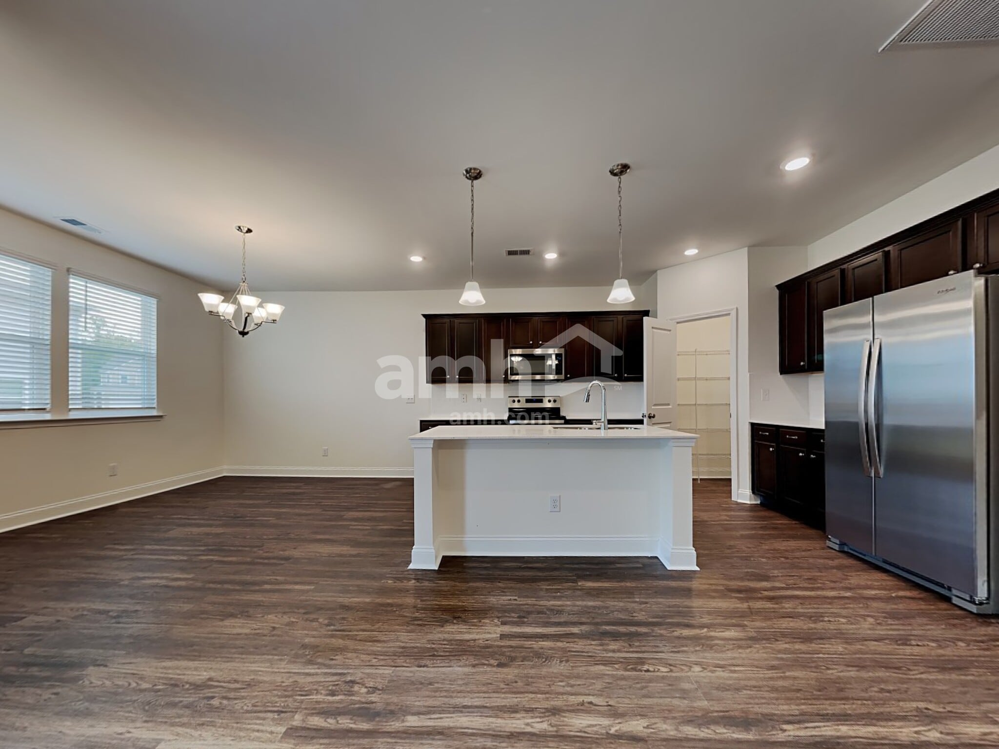 Building Photo - 116 Thatchet Dr