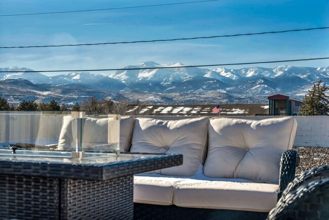 Building Photo - FULLY FURNISHED MOUNTAIN VIEW RETREAT with HOT TUB, RV PARKING & NO HOA