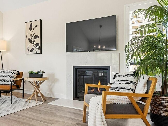 Building Photo - 4000 Rio Rd