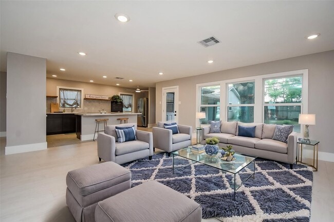 Building Photo - 7618 Highmeadow Dr