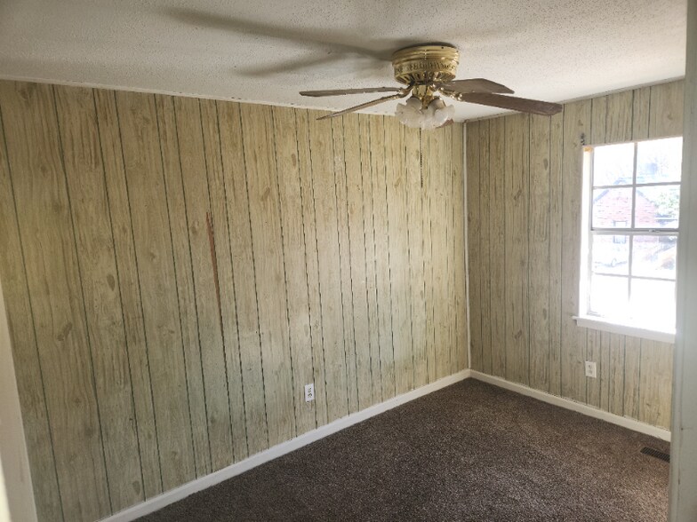 Building Photo - 1141 15th Way SW