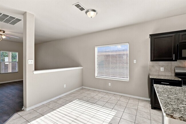 Building Photo - 612 River Rock Rd