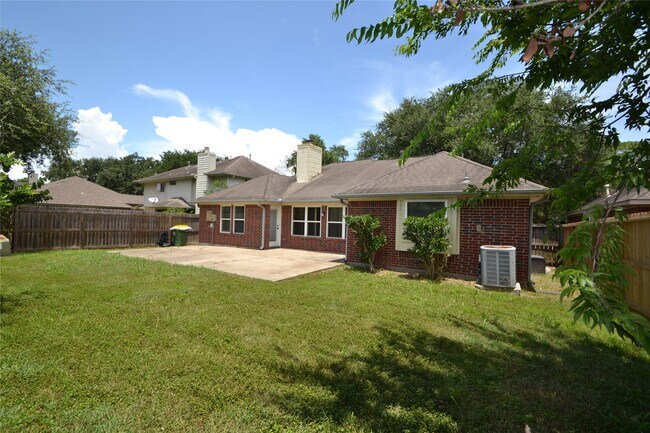 Building Photo - 2818 Russett Pl W
