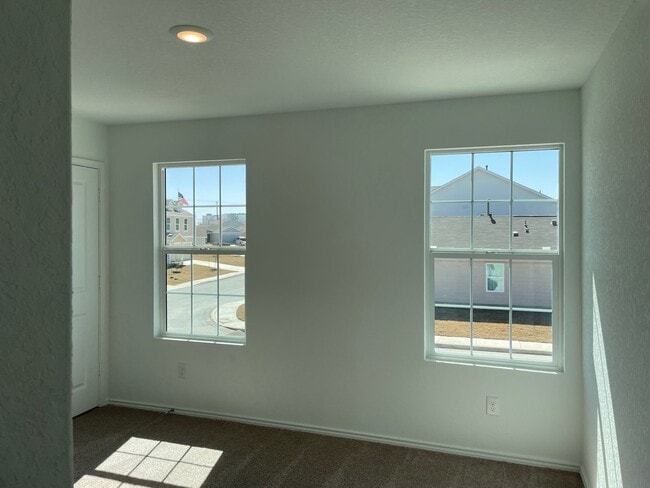 Building Photo - Spacious 4-Bedroom Home with Huge Backyard...