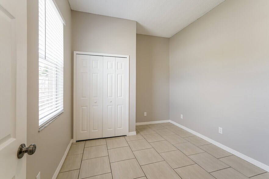 Building Photo - 7409 Sade St