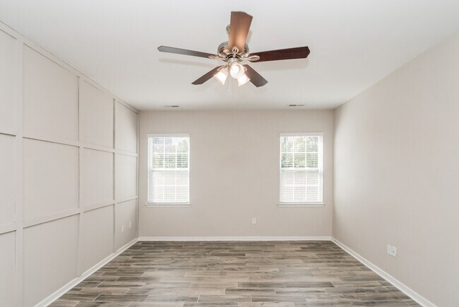 Building Photo - 674 River Dell Townes Ave