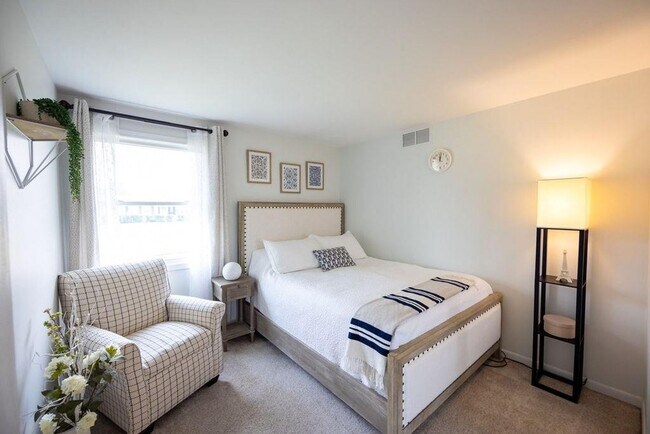 Building Photo - Amazing 3 Bedroom and 2 Full Bath Home For Rent in Greece Available Now.