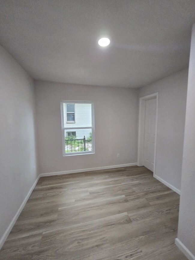 Building Photo - 1031 New York St