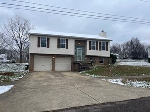 Building Photo - 405 Bertha Way