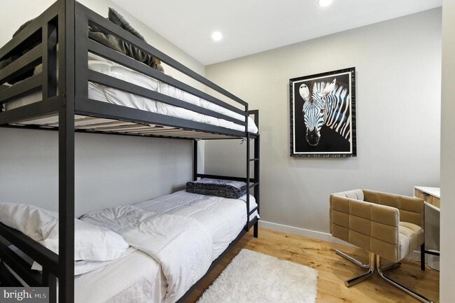 Building Photo - 1937 Dickinson St