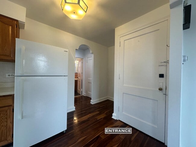 Building Photo - 4401 Oakmont St