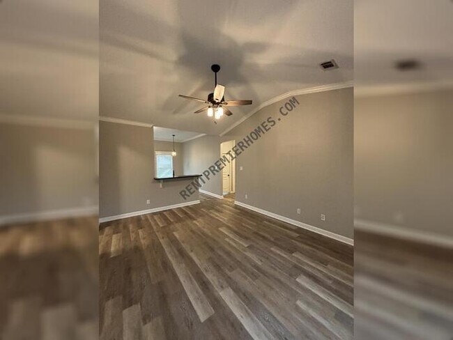 Building Photo - 30 Woodhaven Dr