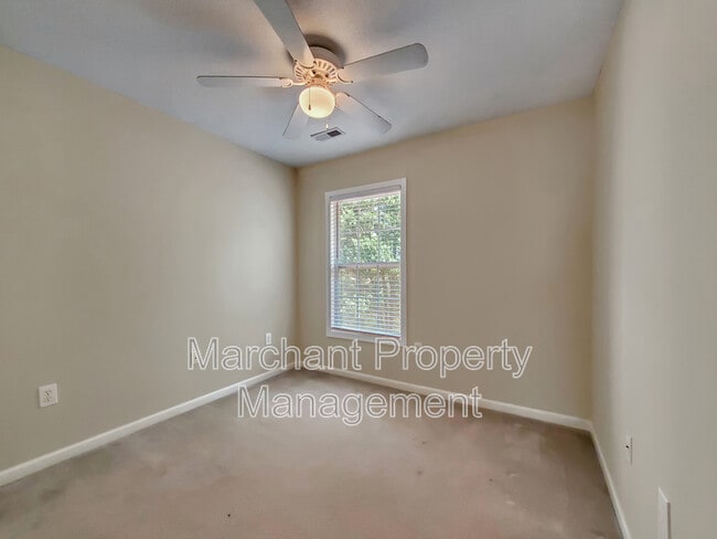 Building Photo - 215 Rexford Dr