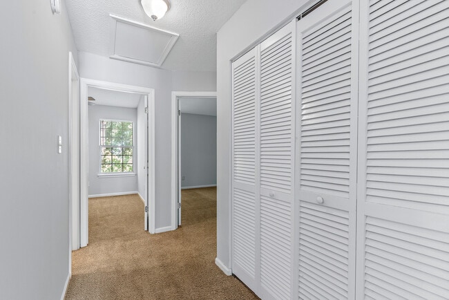 Building Photo - 55 Treasure Key