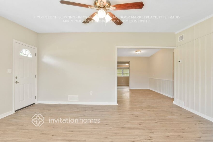 Building Photo - 1726 Diamond Dr
