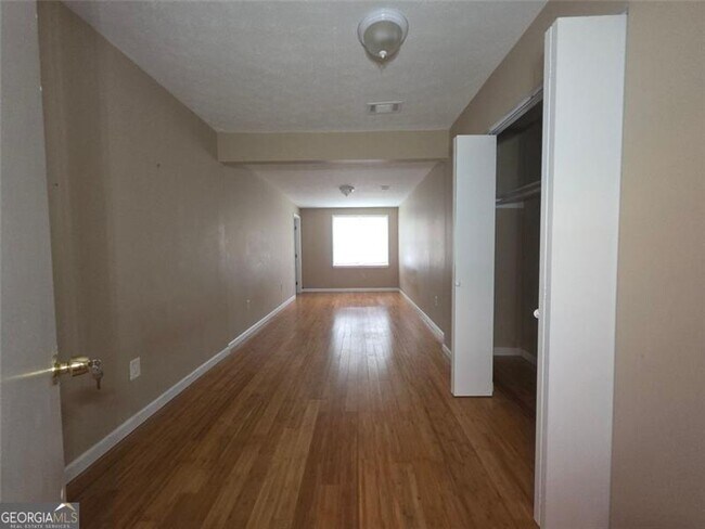 Building Photo - 220 Tuscarora Trail