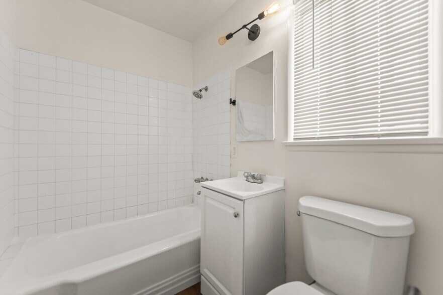 Building Photo - 12107 Washington Pl