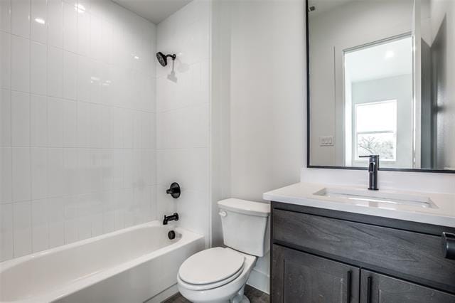 Building Photo - 2143 Mail Ave