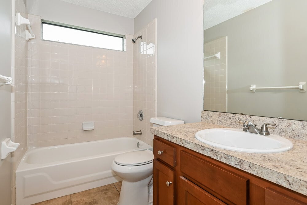 Building Photo - 2919 Lantana Lakes Dr W